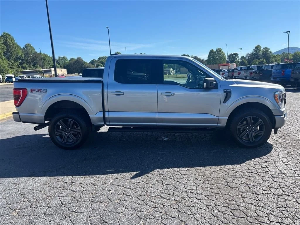 Used 2023 Silver Ford XLT image 9