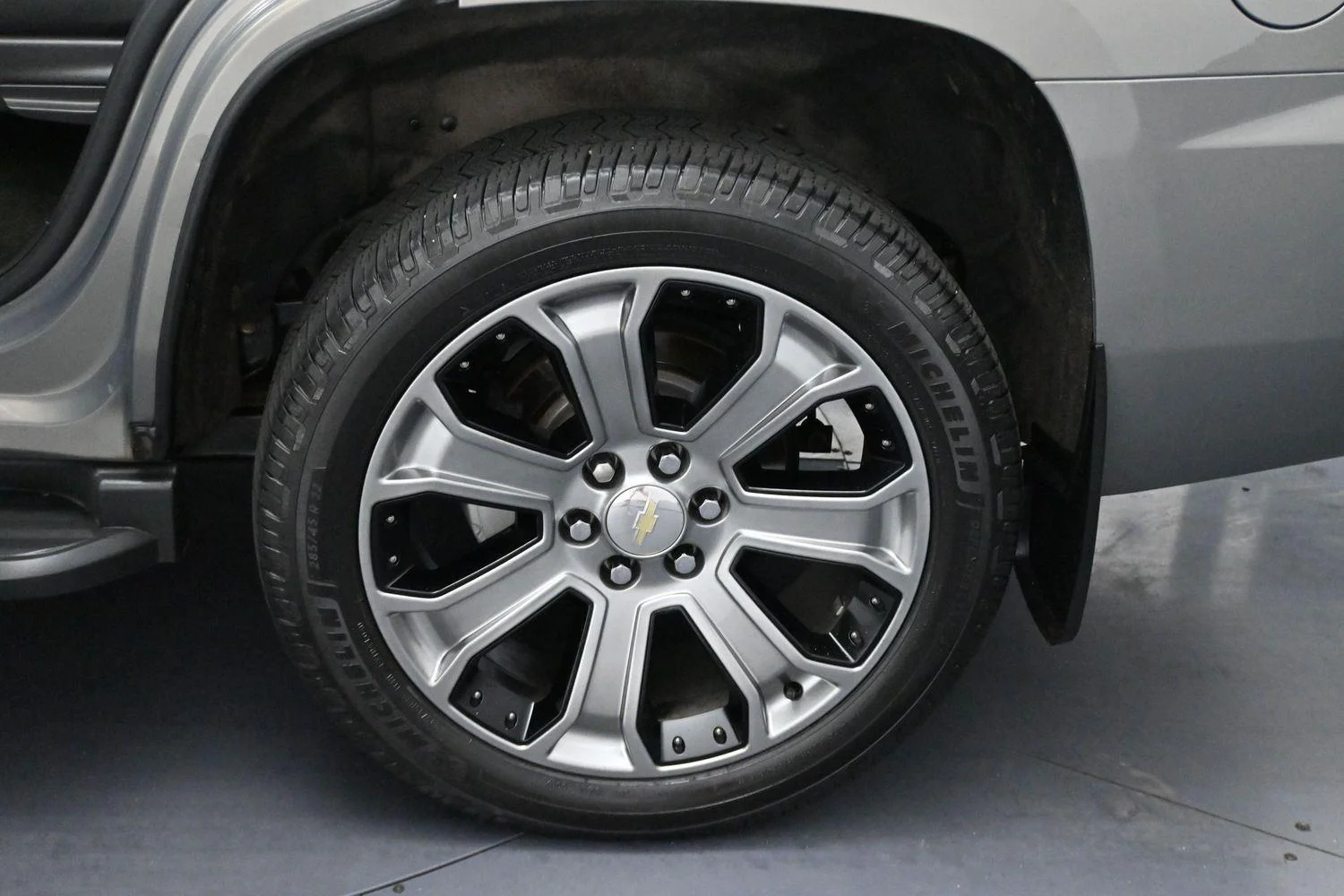 Used 2018 PEPPERDUST METALLIC Chevrolet LT image 42