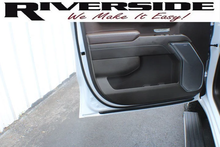 Certified Used 2023 White Frost Tricoat GMC Denali image 6