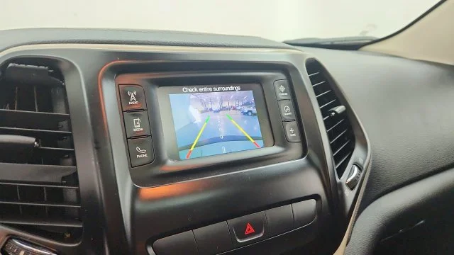 Used 2014 White Jeep Latitude image 22
