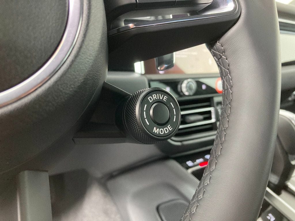 2026 Porsche Macan S - Photo 7