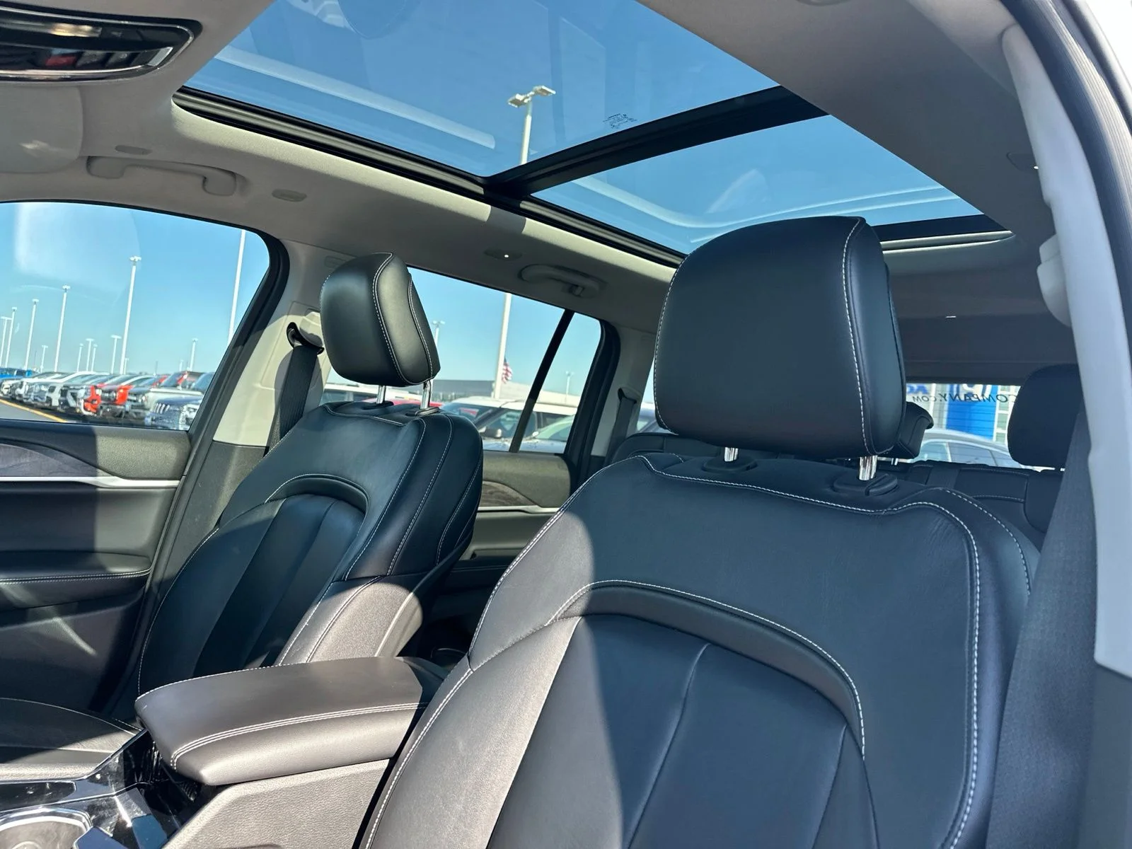 Used 2022 White Jeep 4xe image 11