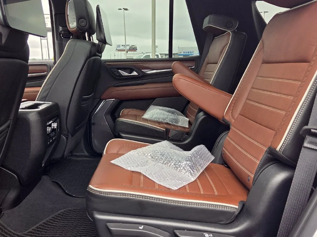 Used 2023 WHITE FROST TRICOAT GMC Denali Ultimate image 6