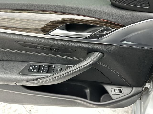 2019 BMW 5 Series 530i - Photo 13