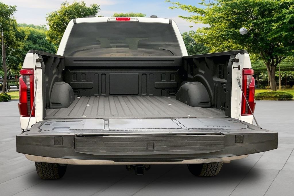 Used 2024 White Ford XLT image 7
