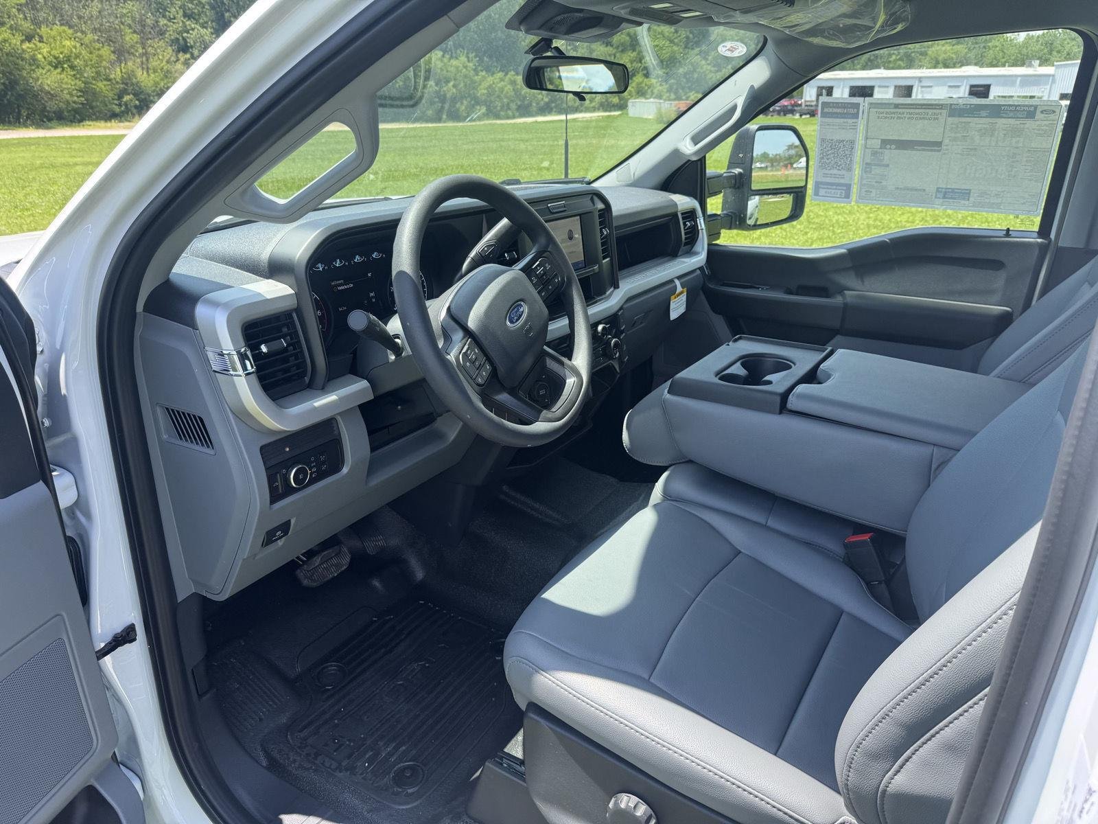 New 2026 Oxford White Ford XL image 11