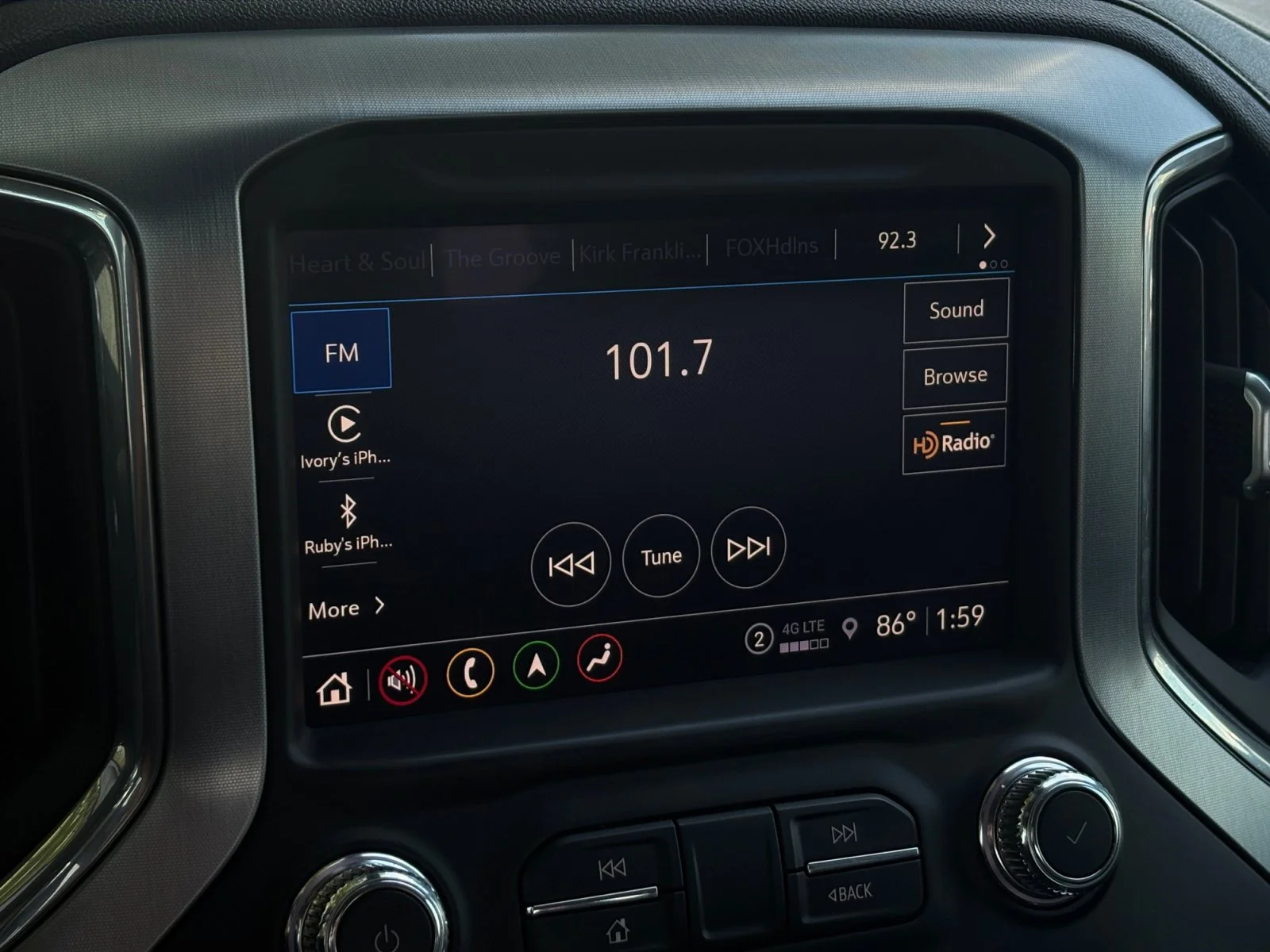 Used 2021 White Frost Tricoat GMC SLT image 16