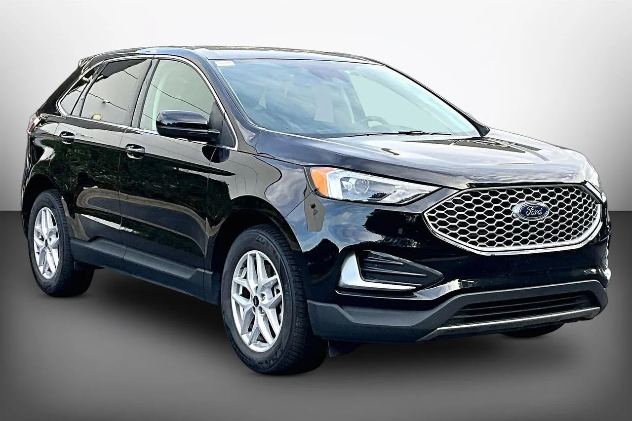 Certified Used 2024 Black Ford SEL image 2