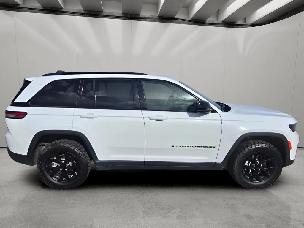 Used 2024 Bright White Clearcoat Jeep Altitude image 6