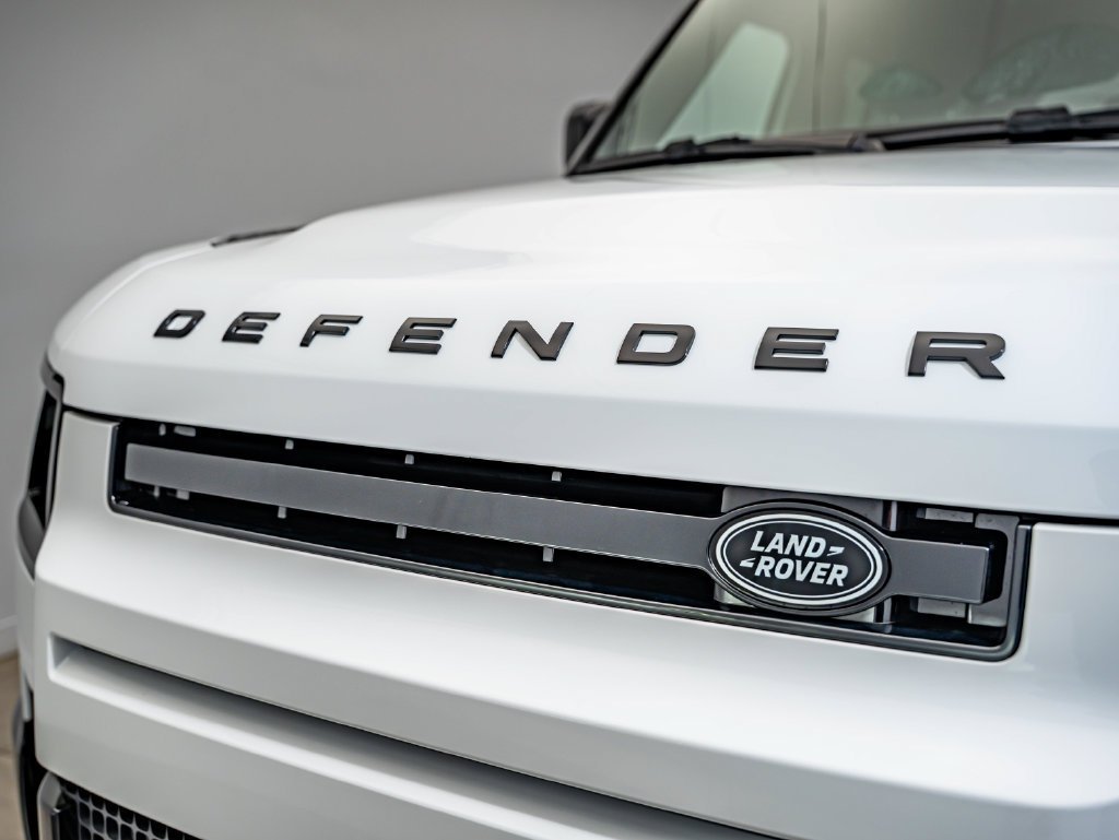 New 2026 Fuji White Land Rover X-Dynamic SE image 6