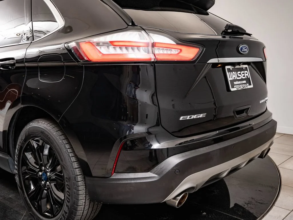 Used 2019 Agate Black Metallic Ford Titanium image 19