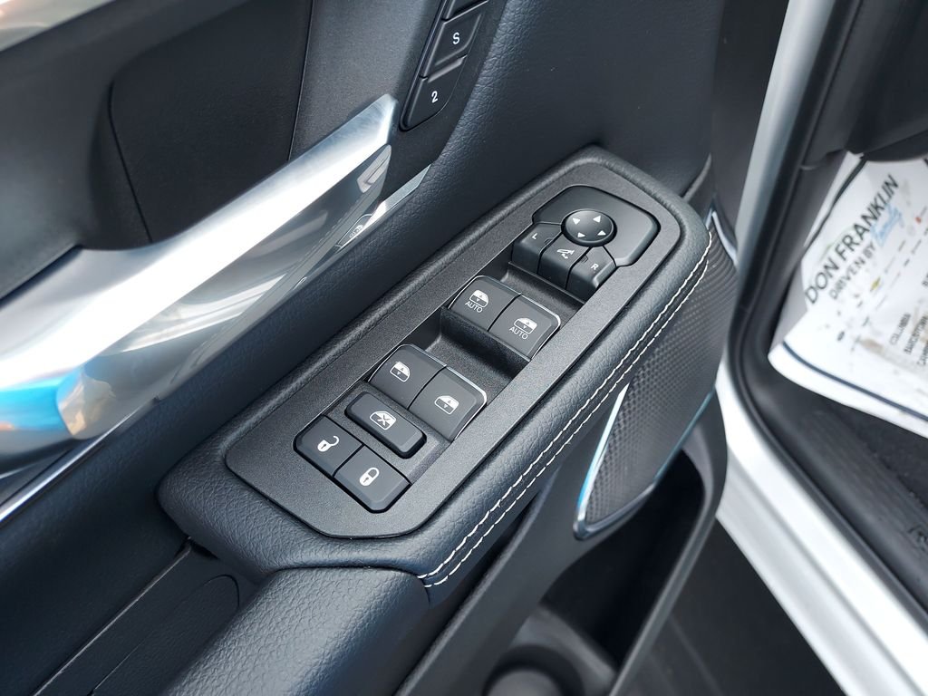 New 2027 Silver Ram Laramie image 11