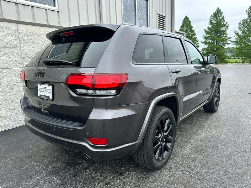 Used 2020 Granite Crystal Metallic Clearcoat Jeep Altitude 4x4 image 3