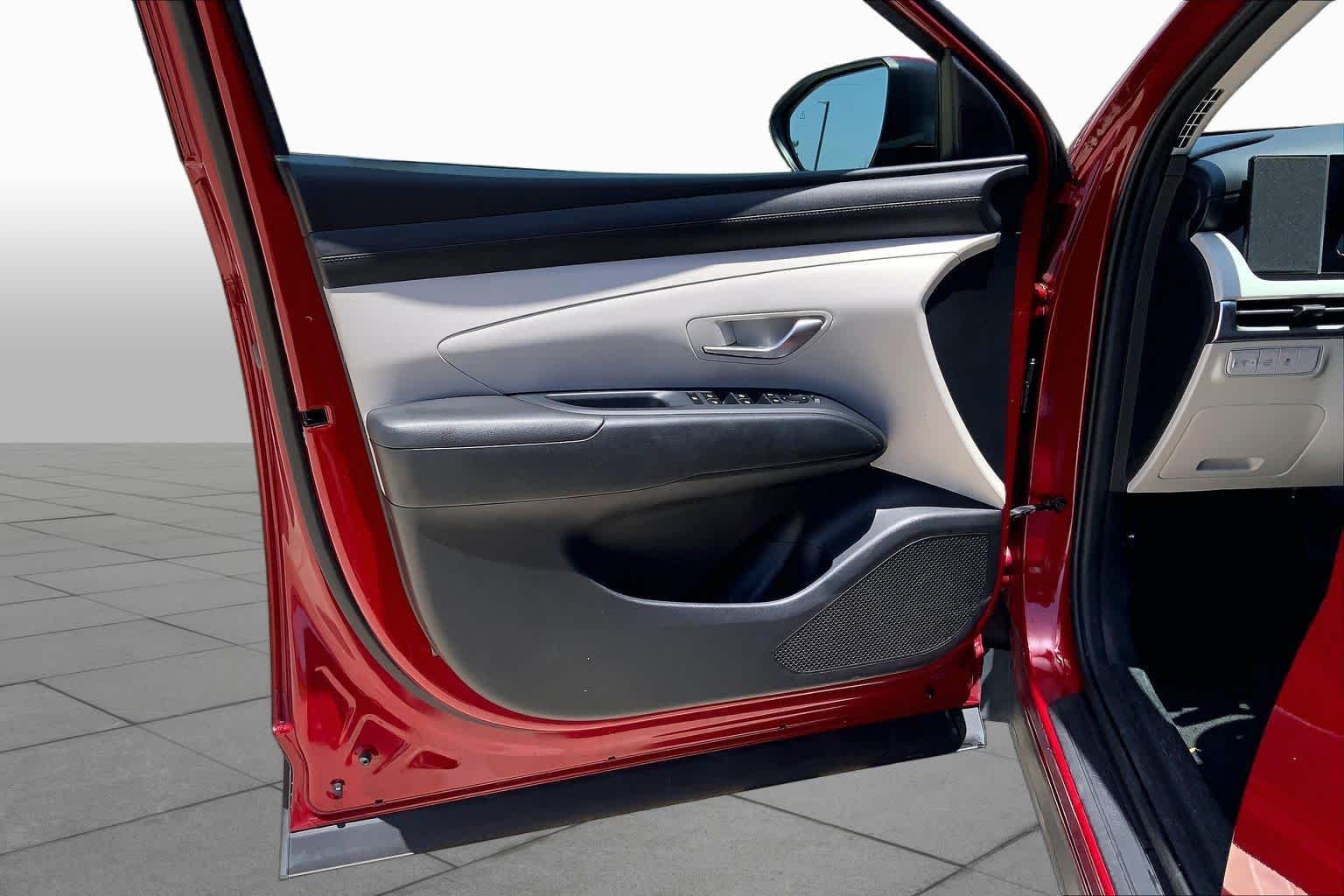 Used 2025 Ultimate Red Hyundai SEL image 21
