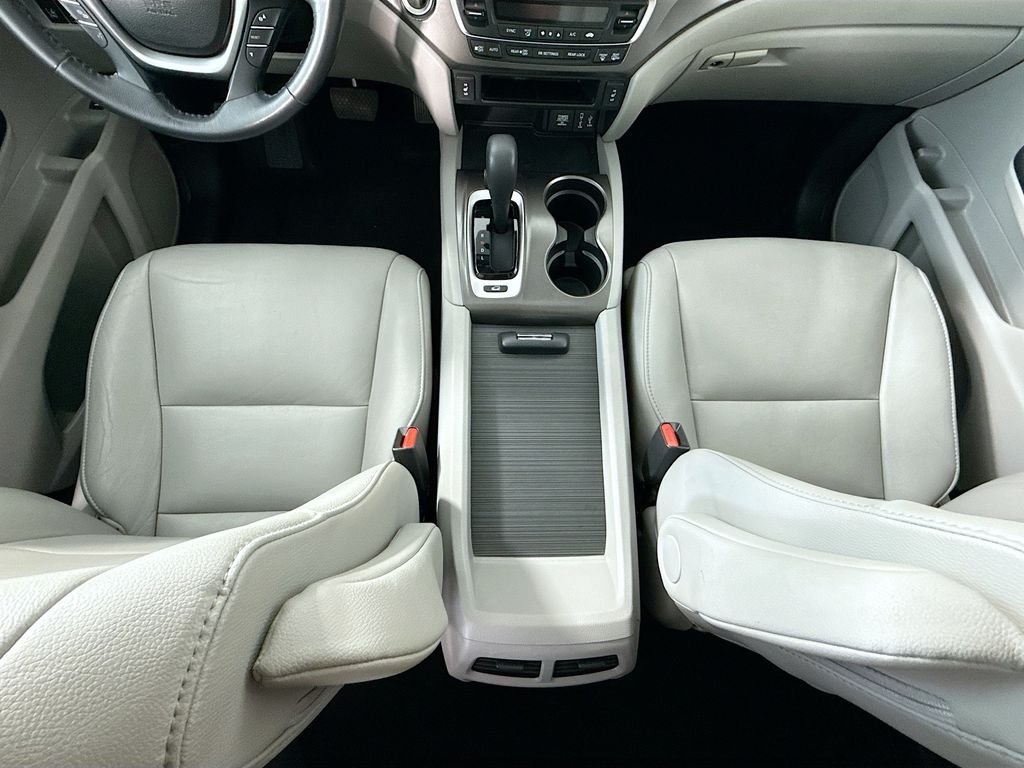 2017 Honda Pilot EX-L - Photo 16