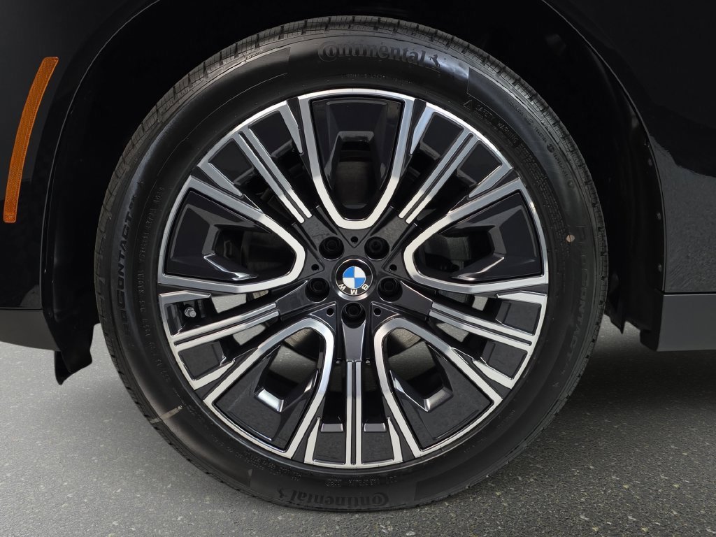 Used 2026 Black Sapphire Metallic BMW 30 xDrive image 31