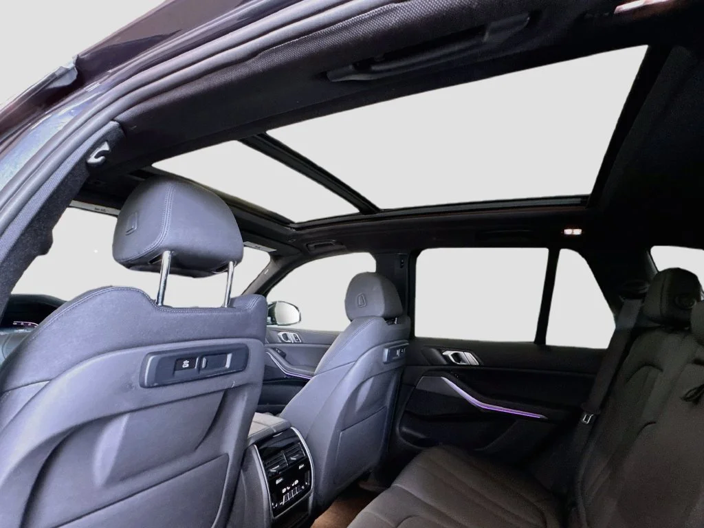 Used 2021  BMW xDrive40i image 25