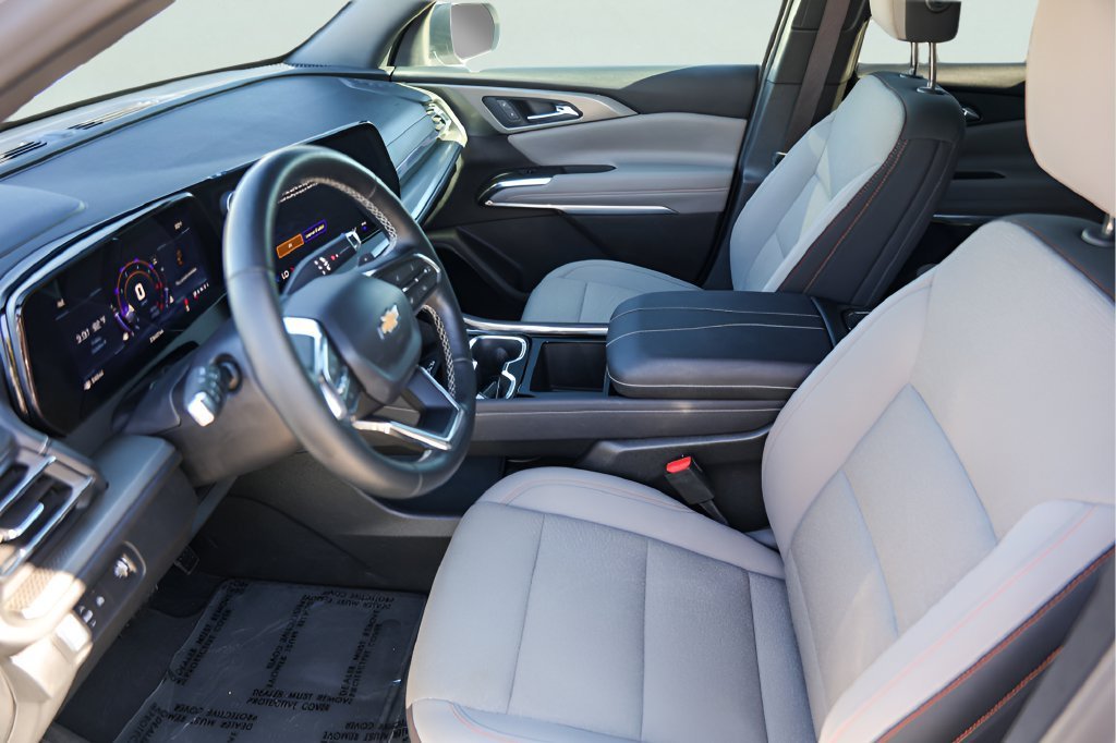 2026 Chevrolet Traverse LT - Photo 11