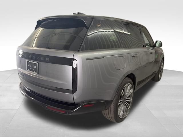 New 2026 Eiger Grey Land Rover SE image 4