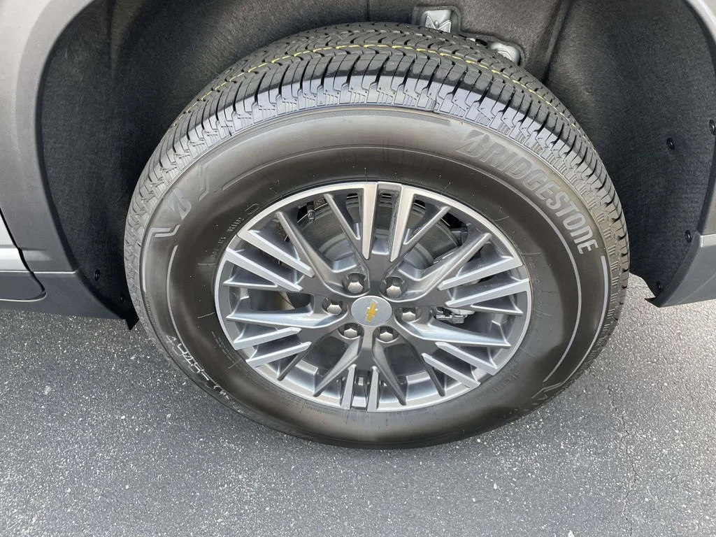 New 2026 Sterling Gray Metallic Chevrolet FWD LT image 14