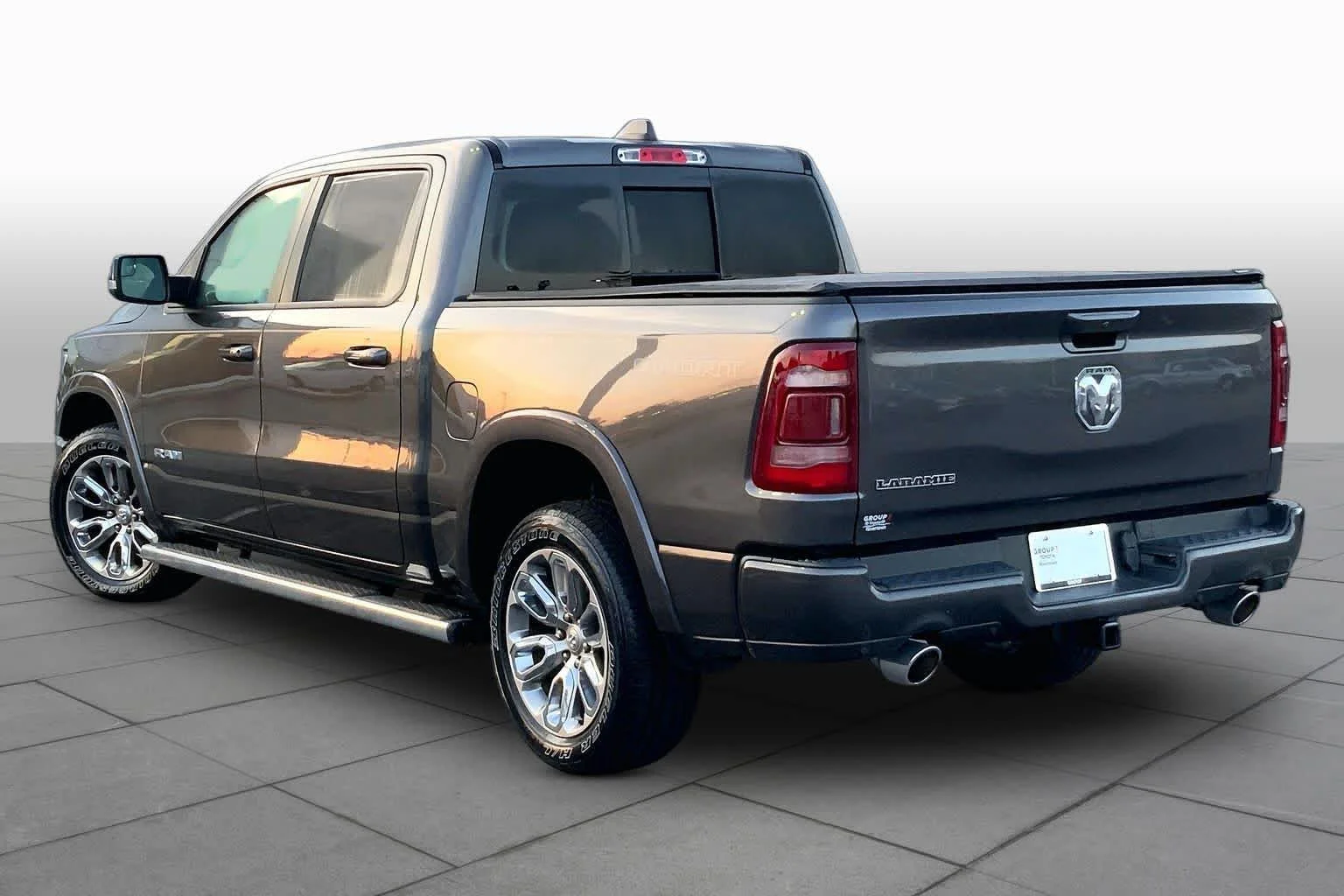 Used 2022 Granite Crystal Metallic Clearcoat Ram Laramie image 11