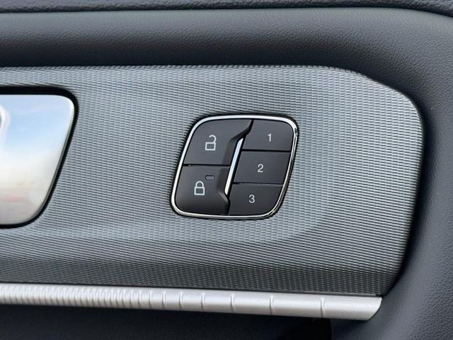 New 2026 Agate Black Metallic Ford ST-Line image 10