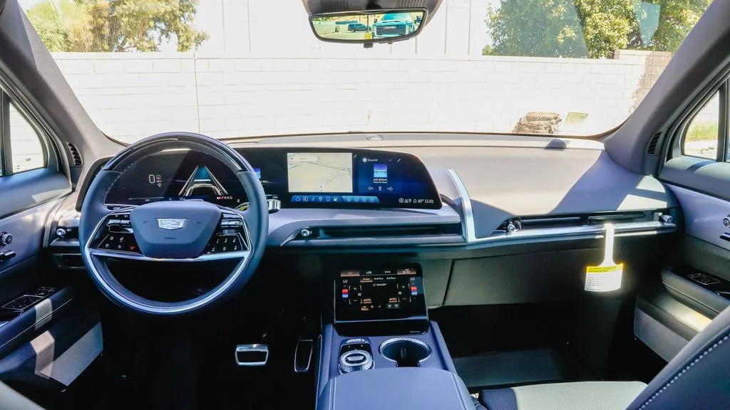 2027 Cadillac VISTIQ Sport - Photo 11