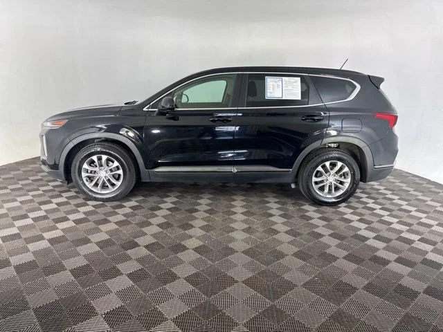 Used 2019 Black Hyundai SE image 9