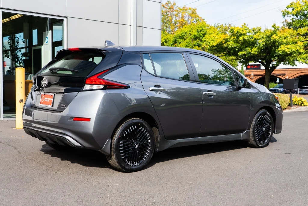 Used 2025 Gray Nissan SV Plus image 6