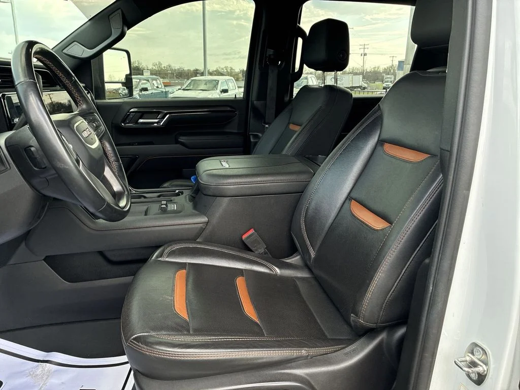 Used 2024 White GMC AT4 image 11