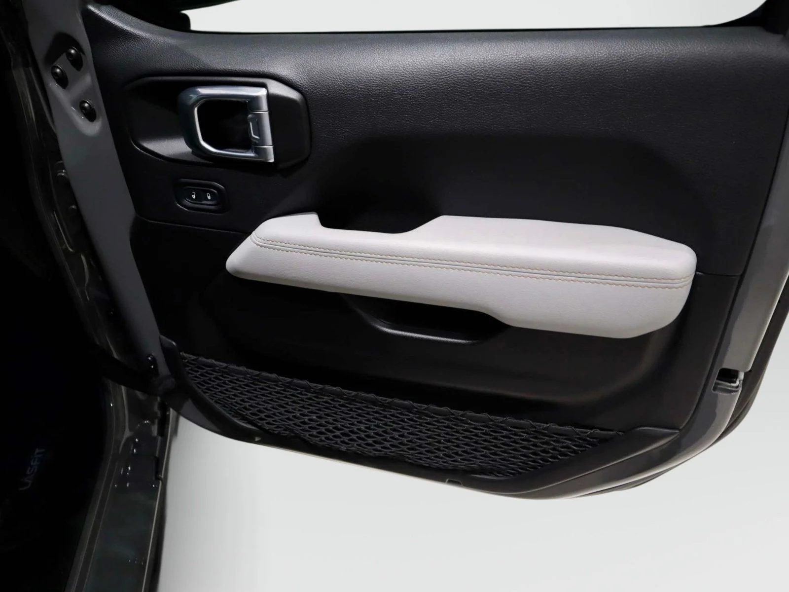 Used 2022 Sting-Gray Clearcoat Jeep Unlimited High Altitude image 13