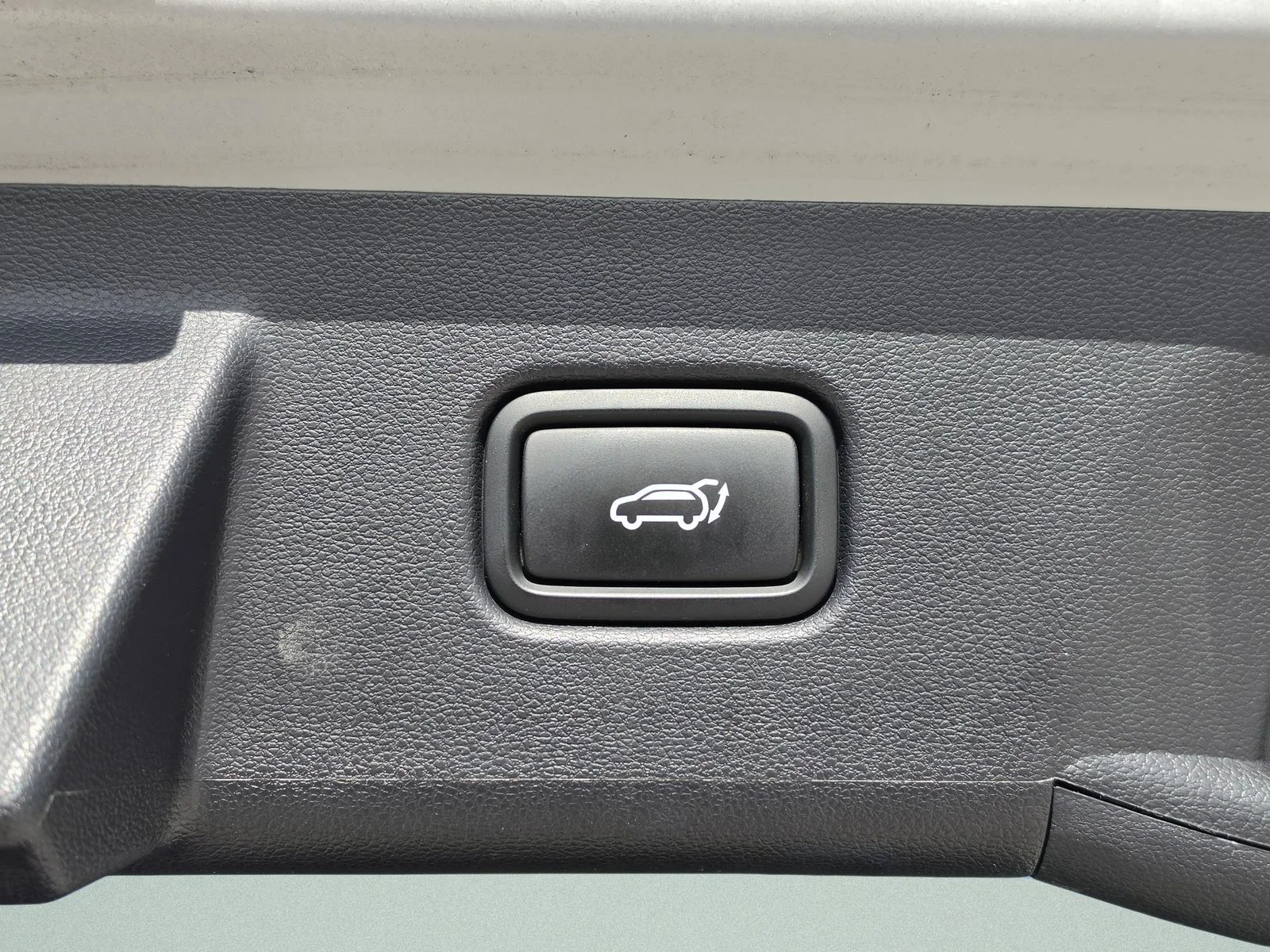 Used 2024 Silver Hyundai SEL image 16