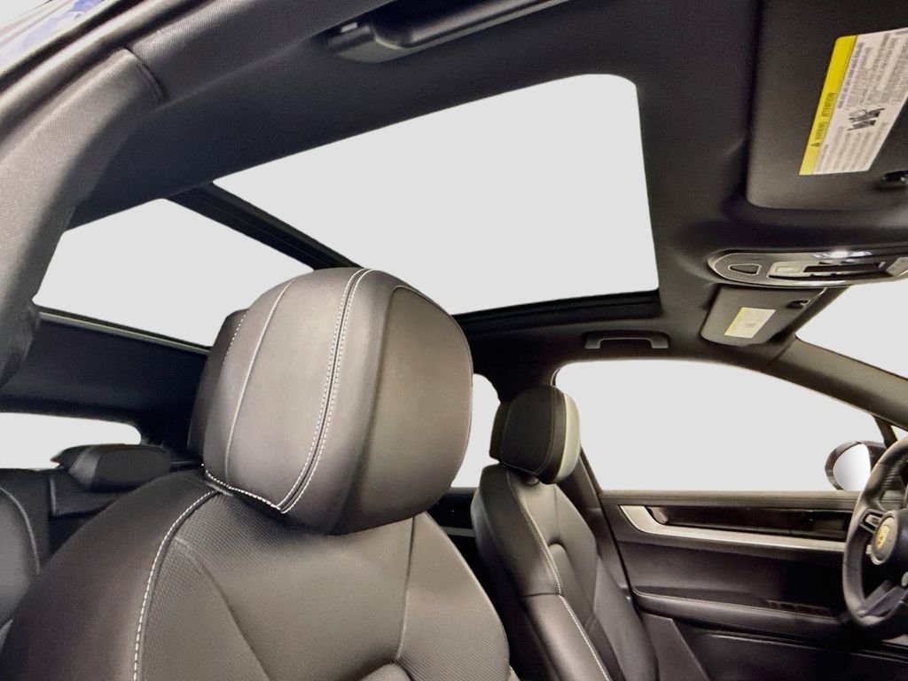 Used 2024  Porsche S image 18
