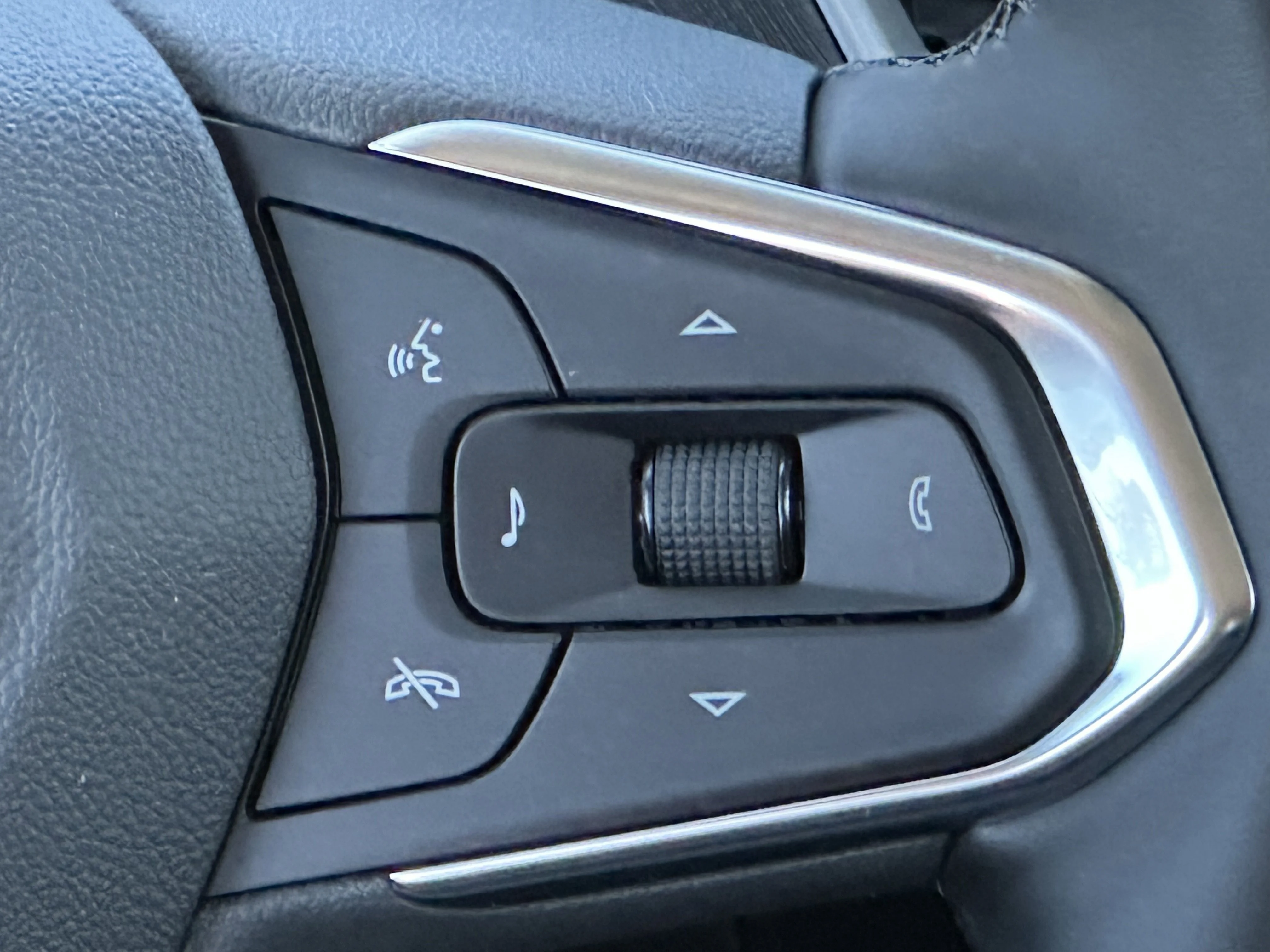 New 2026 Mosaic Black Metallic Chevrolet LT image 13