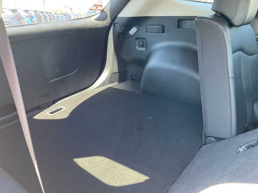 Used 2023 Glacial White Pearl Kia EX image 15