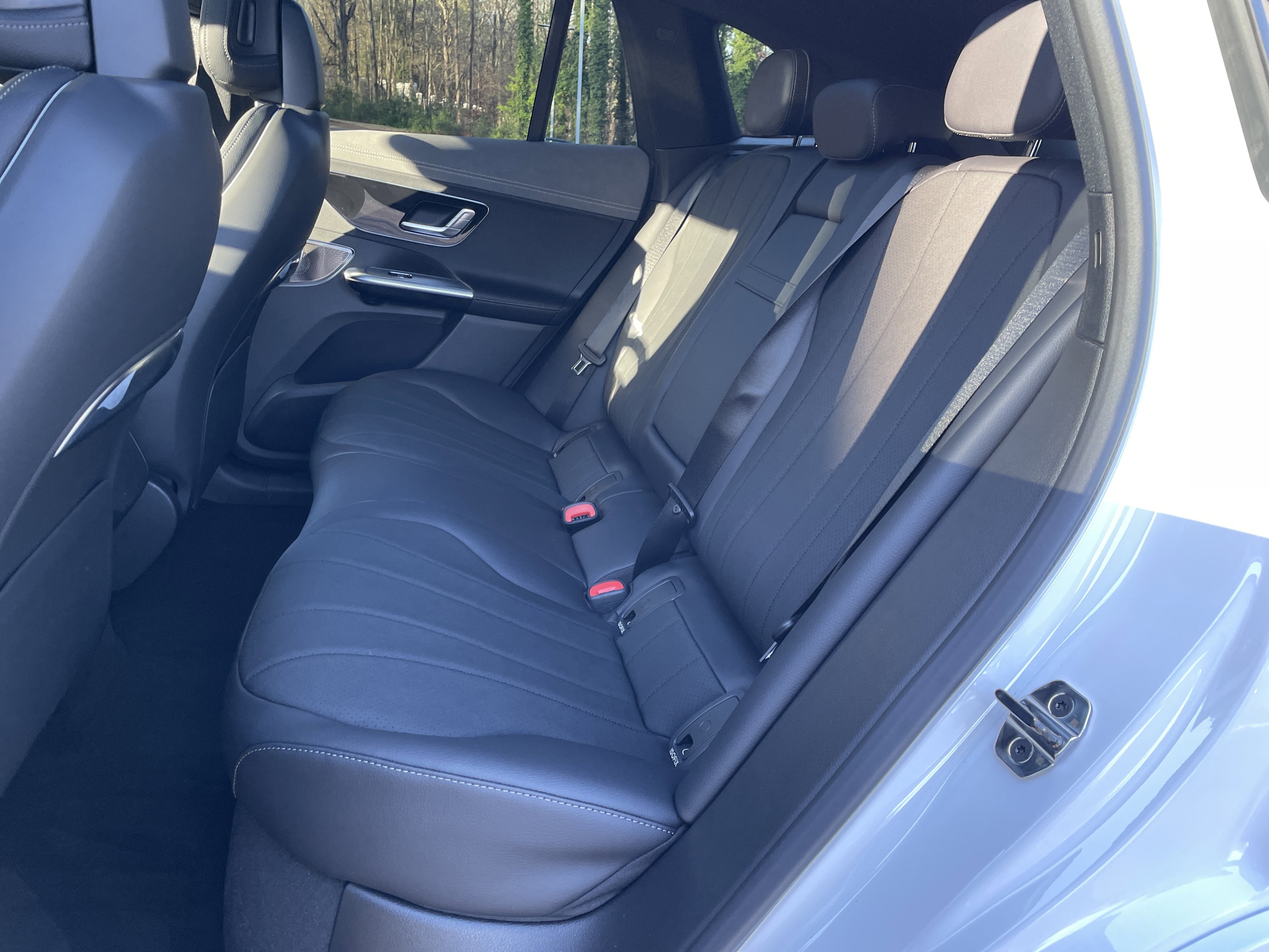 New 2026 Polar White Mercedes-Benz EQE 320 4MATIC® SUV image 35