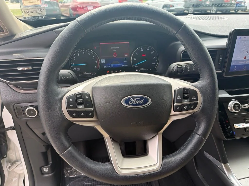 Used 2023 White Ford Limited image 19