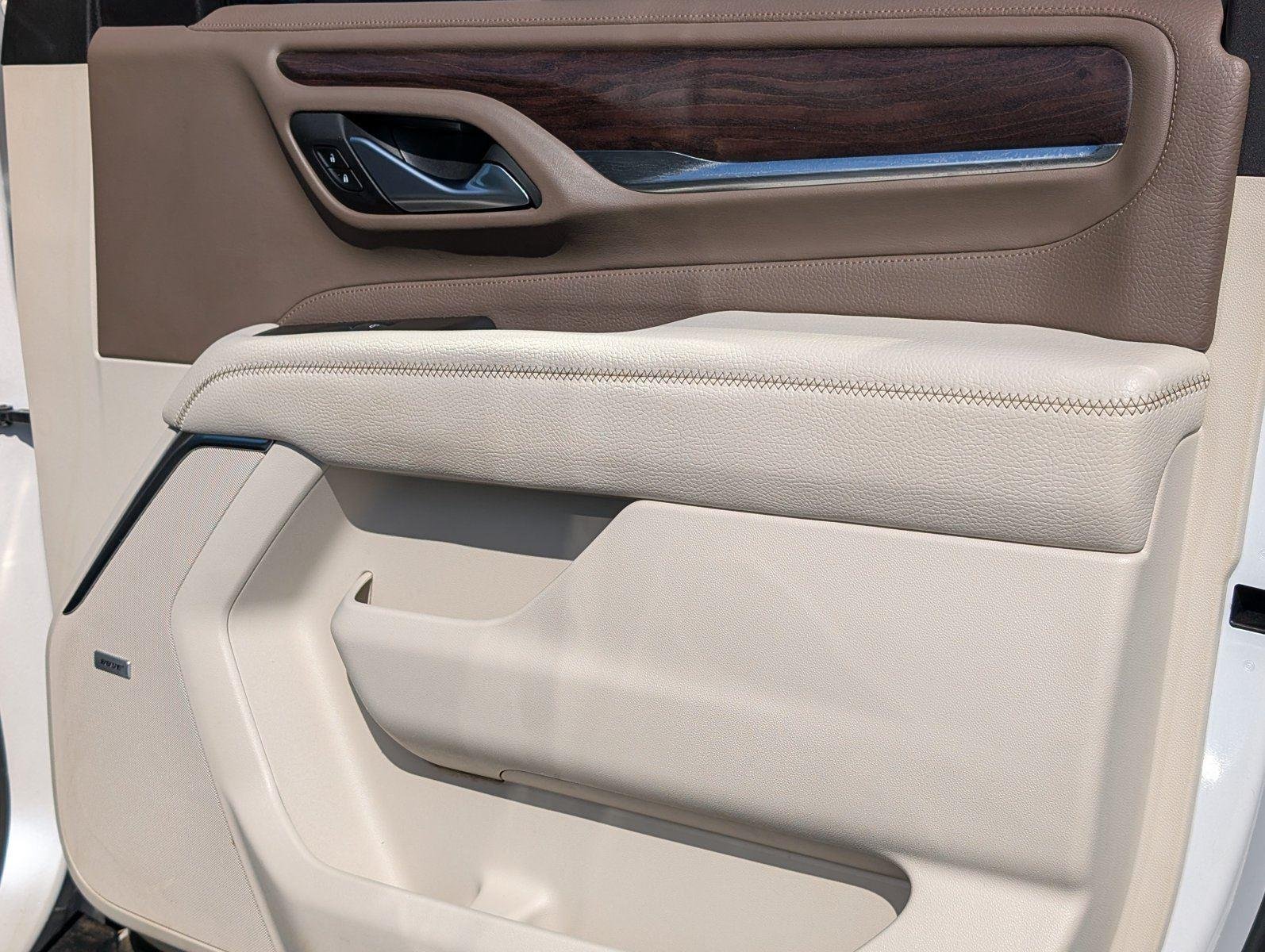 Used 2022 White Frost Tricoat GMC Denali image 40