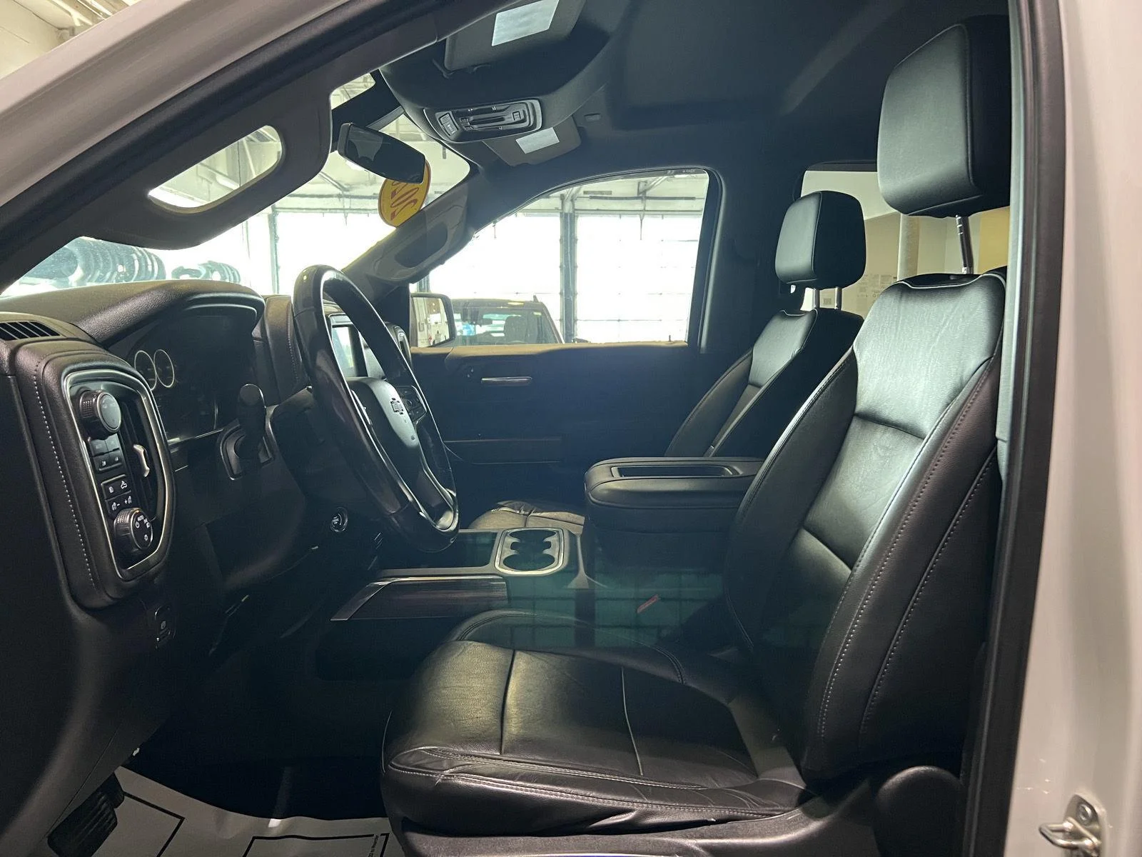 Used 2020 SUMMIT WHITE Chevrolet RST image 19