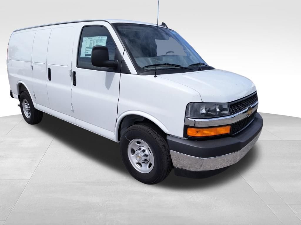 2025 Chevrolet Express 2500 Work Van HD's photo
