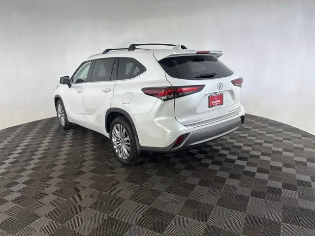 Used 2024 Beige Toyota Platinum image 7