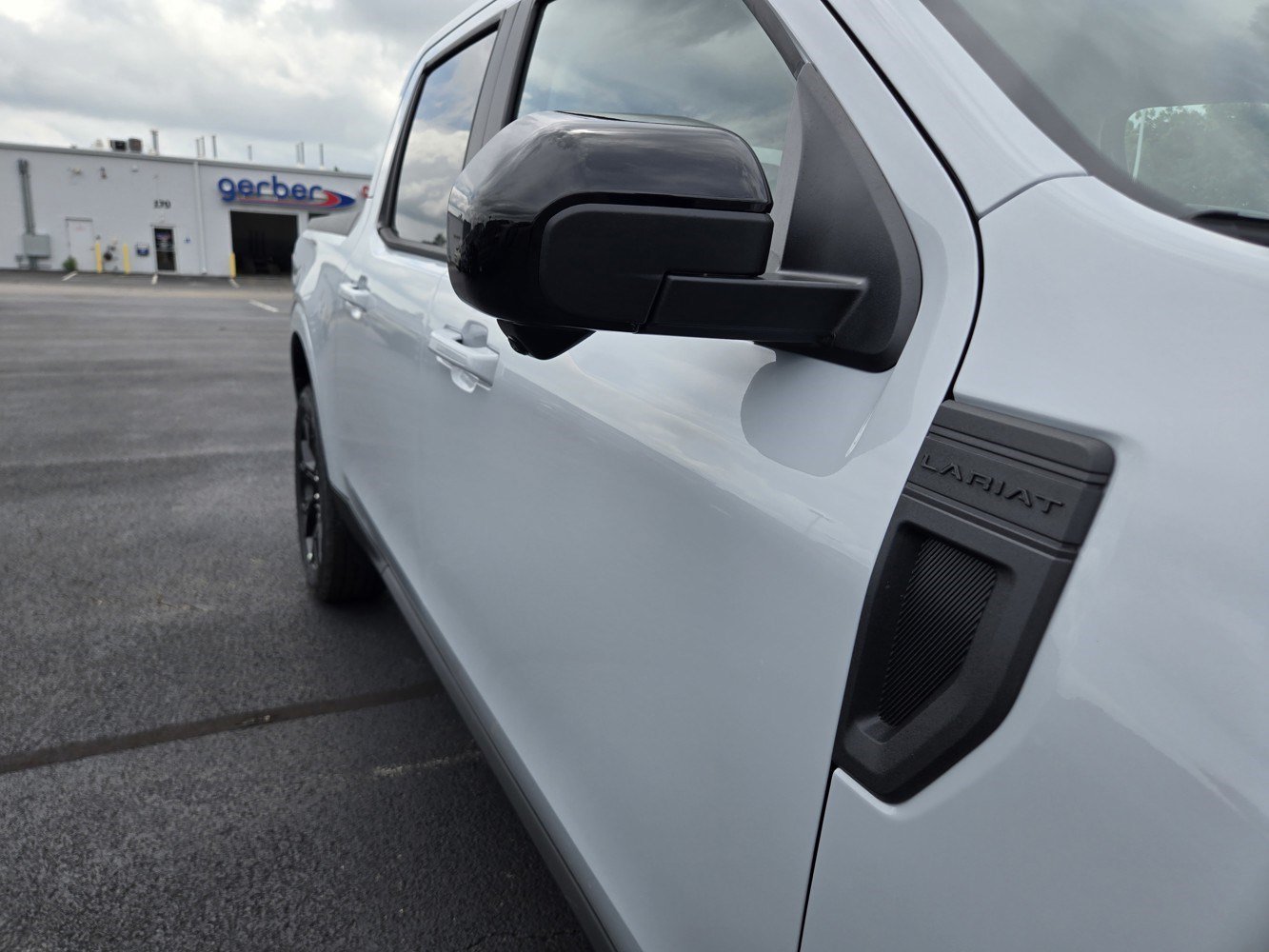 New 2026 Space White Metallic Ford LARIAT image 28