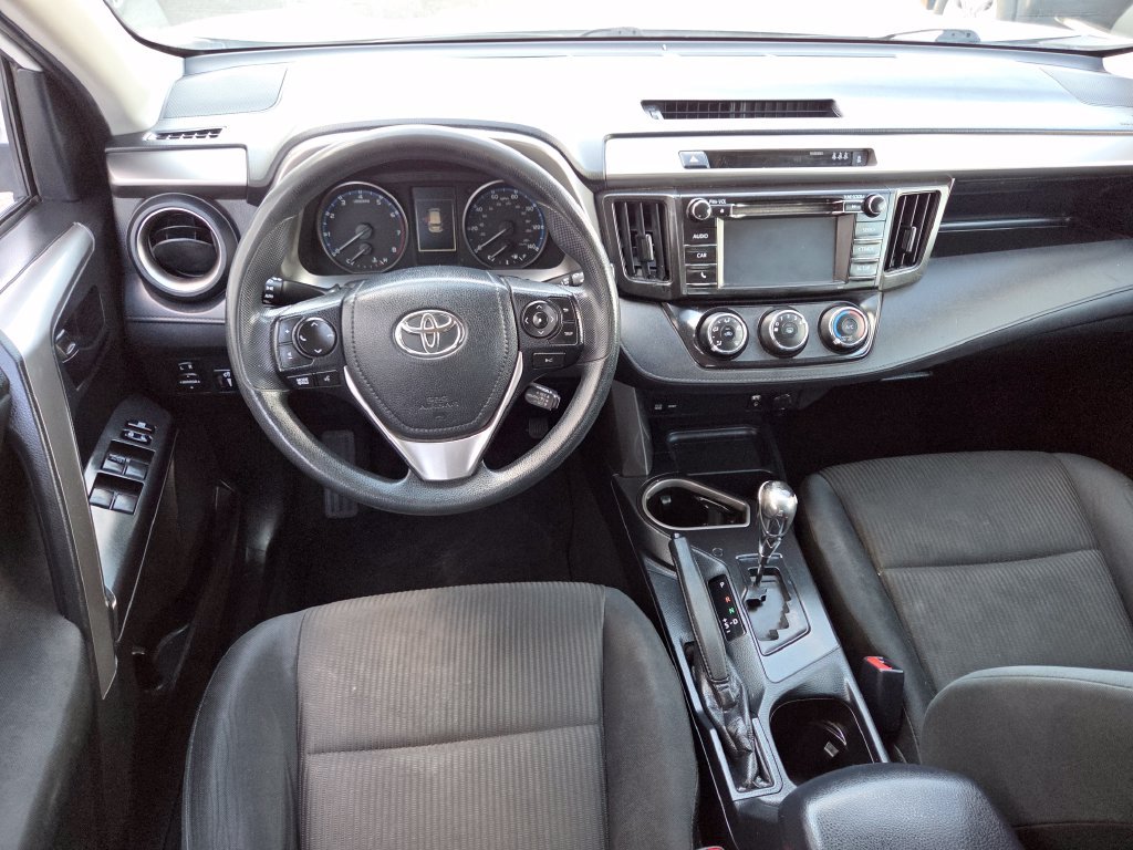 Used 2017 White Toyota LE image 17