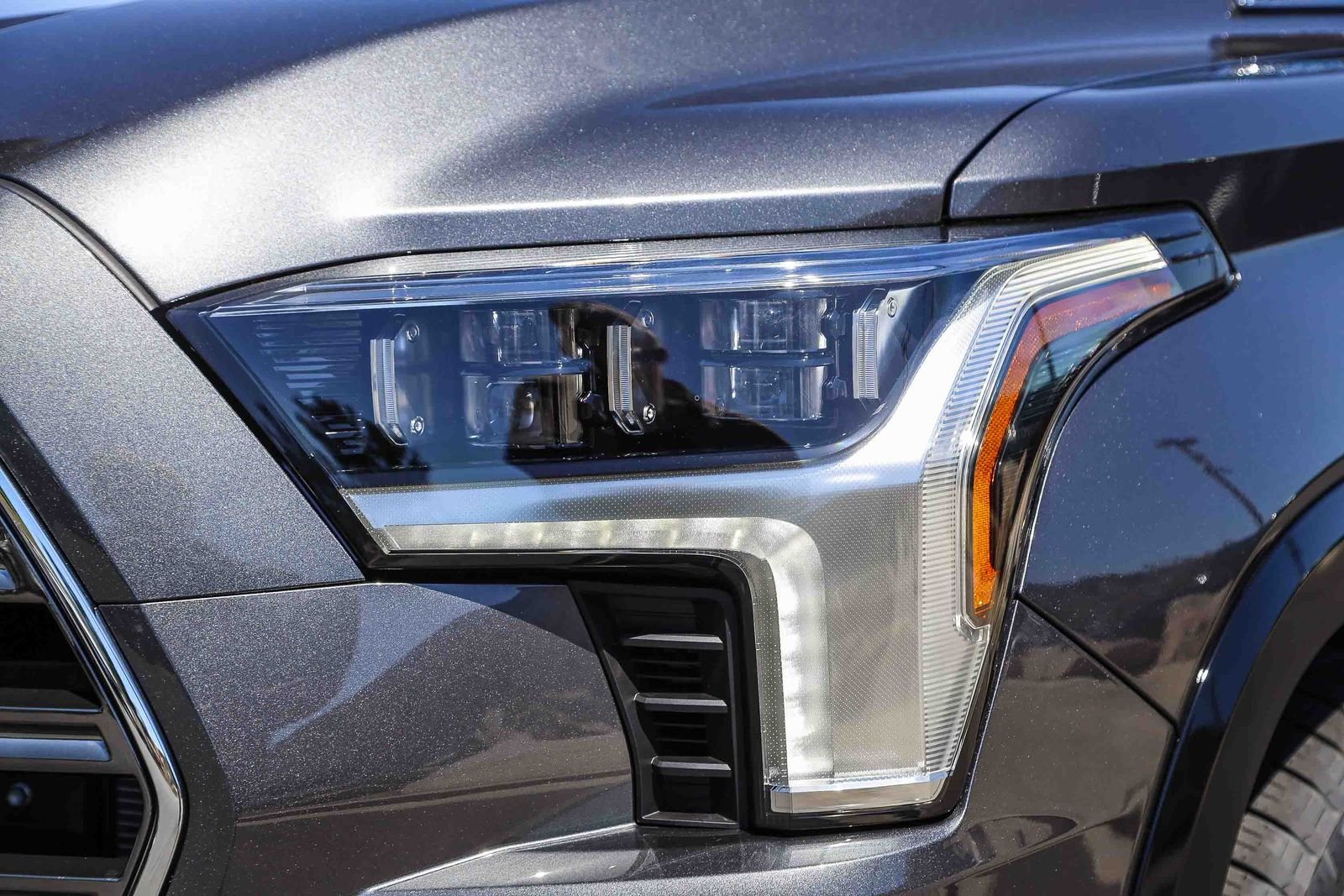 New 2026 Magnetic Gray Metallic Toyota  Platinum image 10