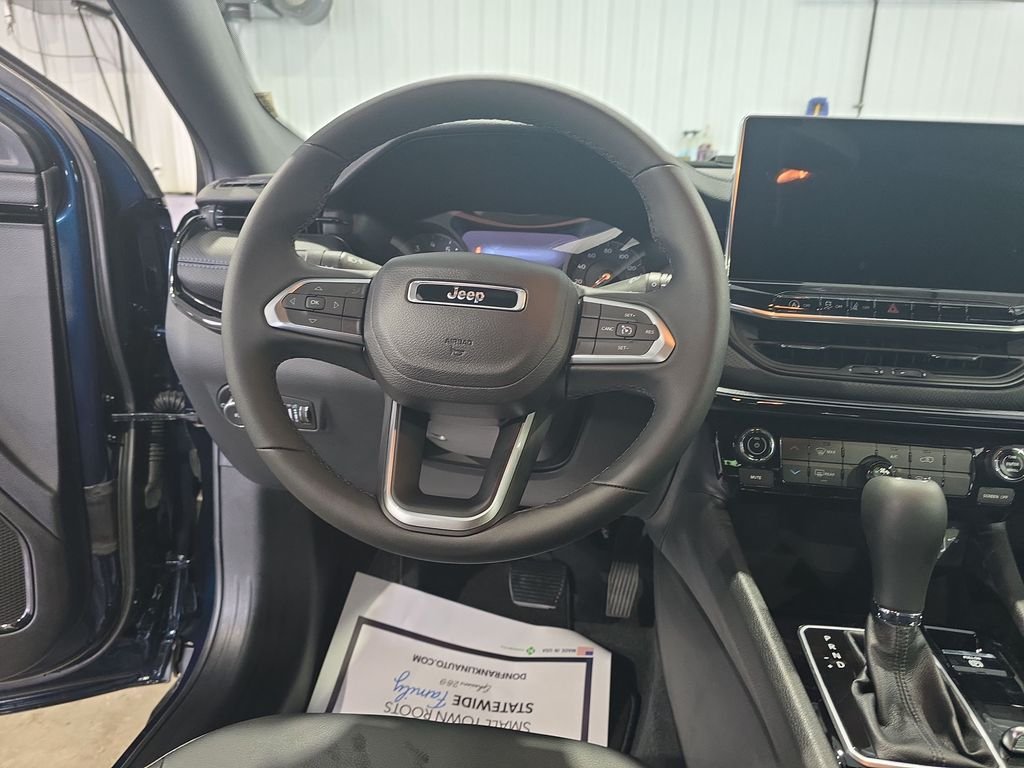 New 2026 Fathom Blue Pearl-Coat Exterior Paint Jeep Latitude image 14