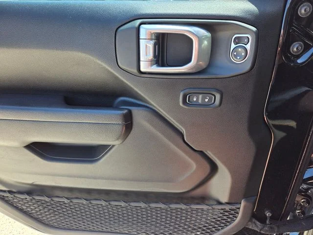 Used 2023 Black Jeep Mojave image 20