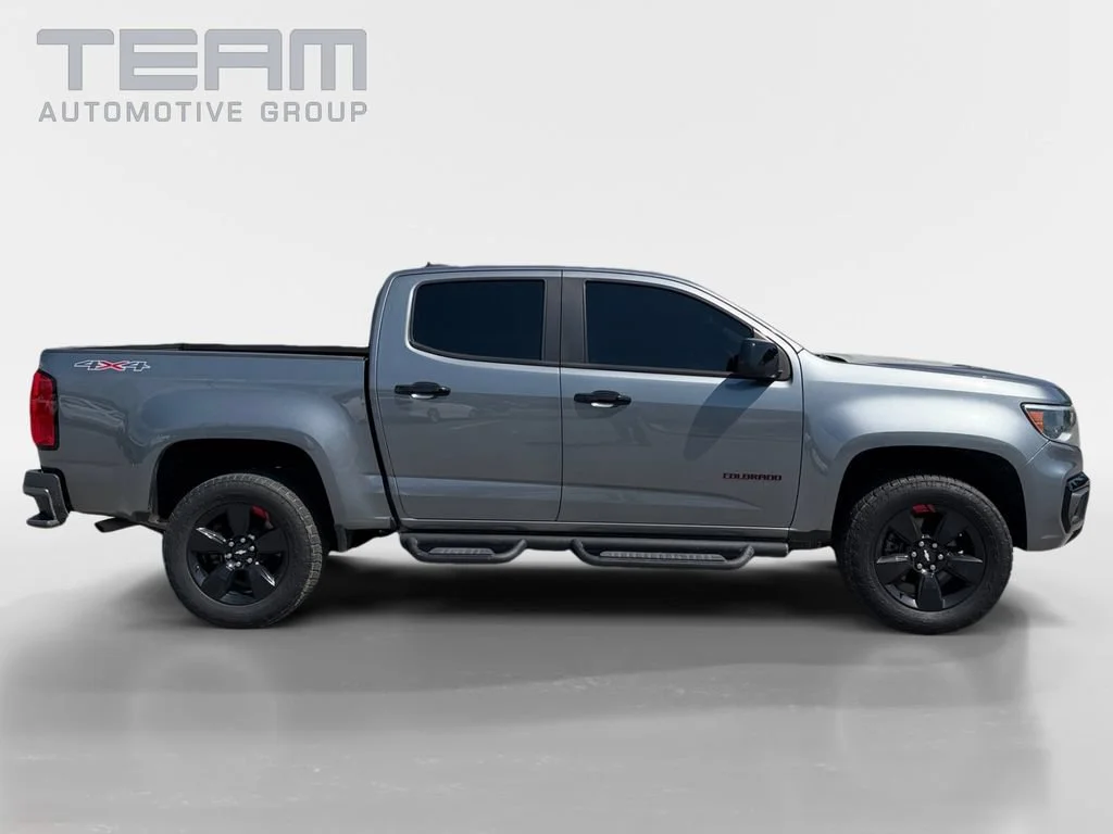 Used 2021 SATIN STEEL METALLIC Chevrolet 4WD LT image 8
