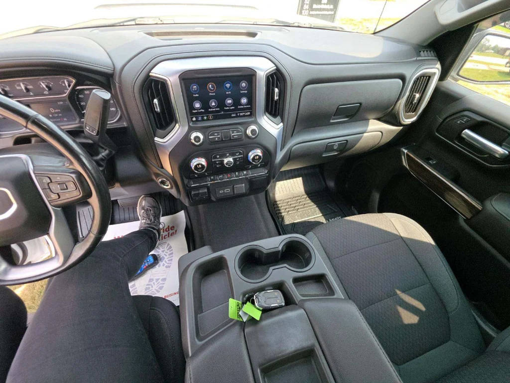 Used 2019 Summit White GMC Elevation image 6