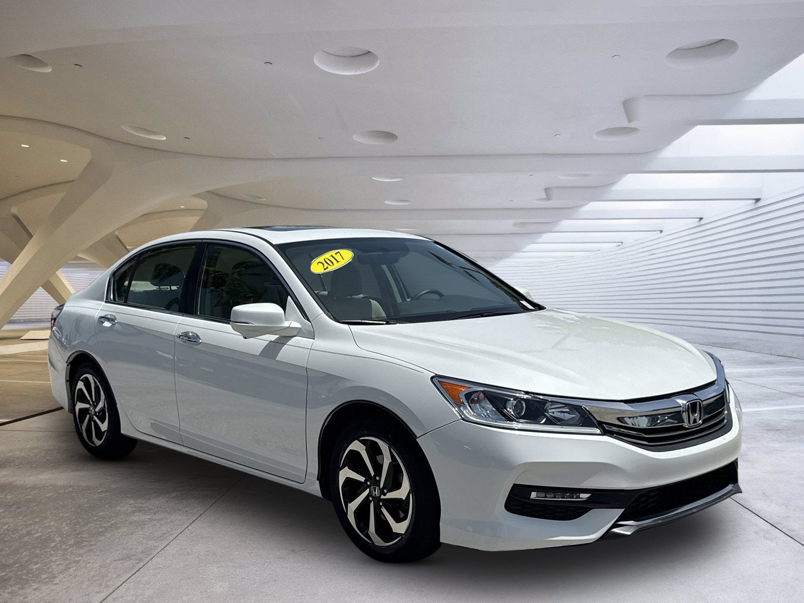 Used 2017 White Honda EX image 1