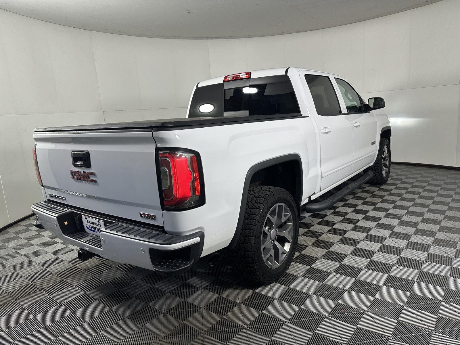 Used 2018 Summit White GMC SLT image 27